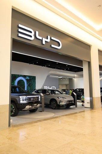 BYD الغانم تفتتح معرضها الجديد في الخيران مول مع الكشف عن Ti 7 الجديدة كلياً