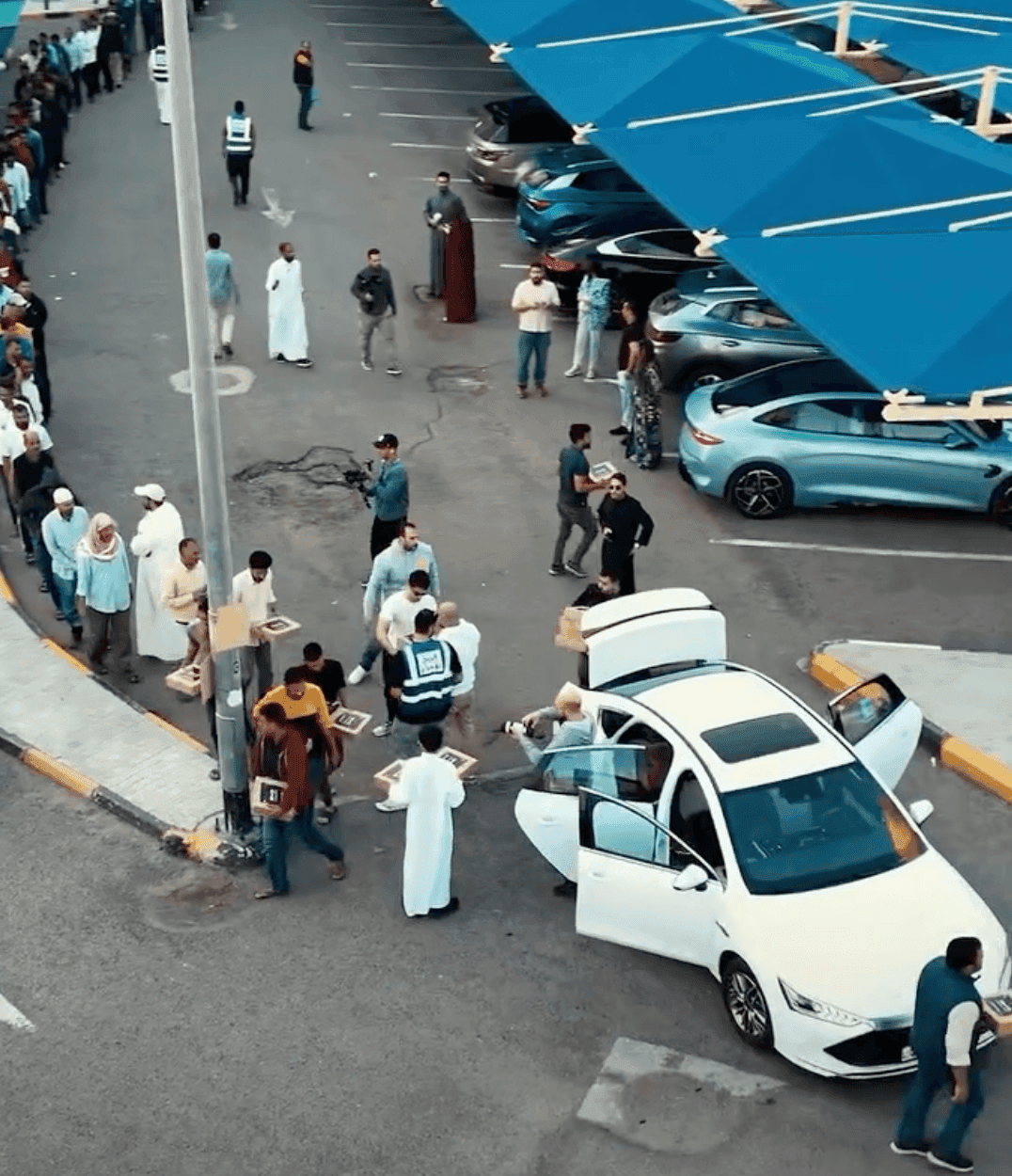 BYD continues its collaboration with Bu jarrah by distributing Iftar meals
